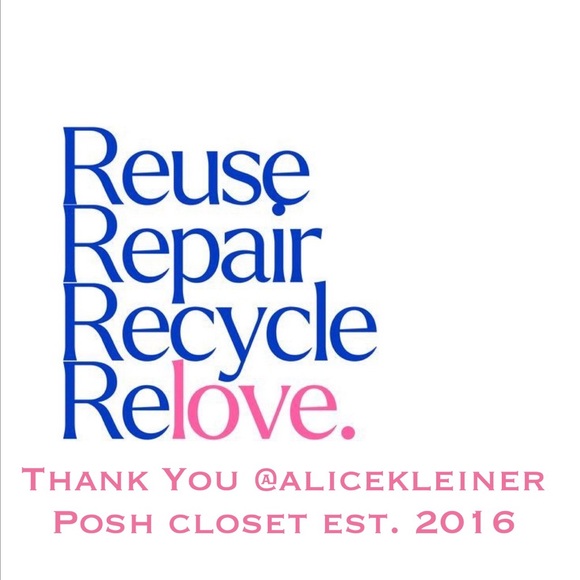 ⭐️3/$15 (XL) Great White Sharks Tee Spring & Summer Fun Beach, Pool, Boating - Picture 6 of 6